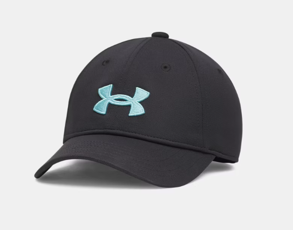 Casquette UA Blitzing - Under Armour noire avec logo bleu clair brodé, style ajustable, vue trois quarts face