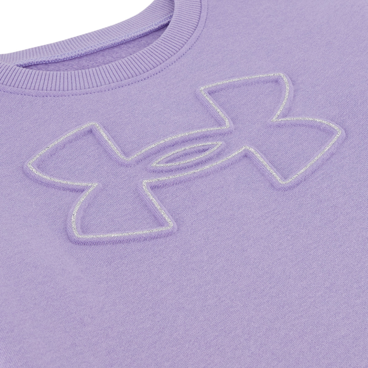 Chandail - Under Armour violet à col rond côtelé avec logo ton sur ton en relief vue en détail