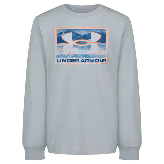 Chandail - Under Armour à manches longues gris clair avec logo orange et bleu représentant un paysage montagneux, vue de face.