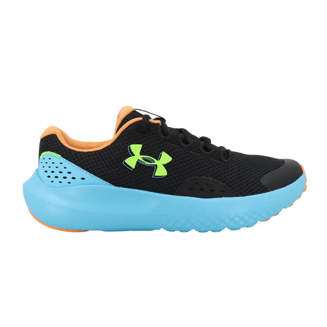 Espadrilles Surge 4 - Under Armour noir et bleu avec doublure orange, logo vert, maille respirante, vue de profil droit