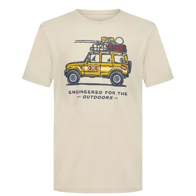 T-Shirt - Under Armour beige avec illustration d'un véhicule jaune chargé d'équipement, style casual, vue de face.