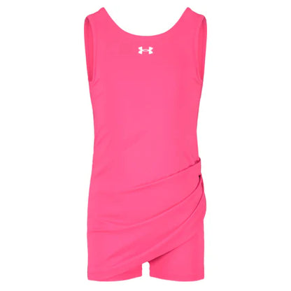 Robe Short - Under Armour rose vif sans manches avec logo blanc au centre, style sportif et moderne.
