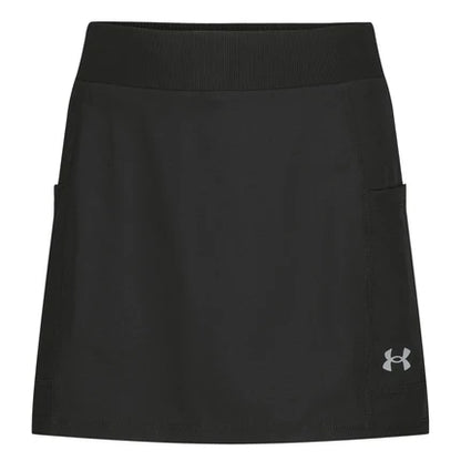 Jupe-Short - Under Armour noire en tissu technique, coupe droite, avec poches latérales, vue de face.