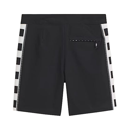 Maillot de bain - Vans short noir avec bandes blanches à carreaux noirs, détail poche arrière zippée, vue de dos.