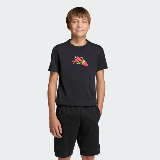 T-Shirt - Adidas noir en coton avec logo coloré rouge et jaune, manches courtes, pour garçon, porté de face