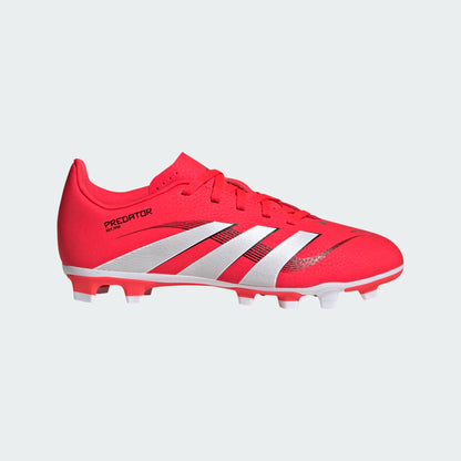 Chaussures de soccer - Predator Club GF Adidas rouges avec rayures blanches, tige synthétique, crampons pour enfant, vue de profil gauche.