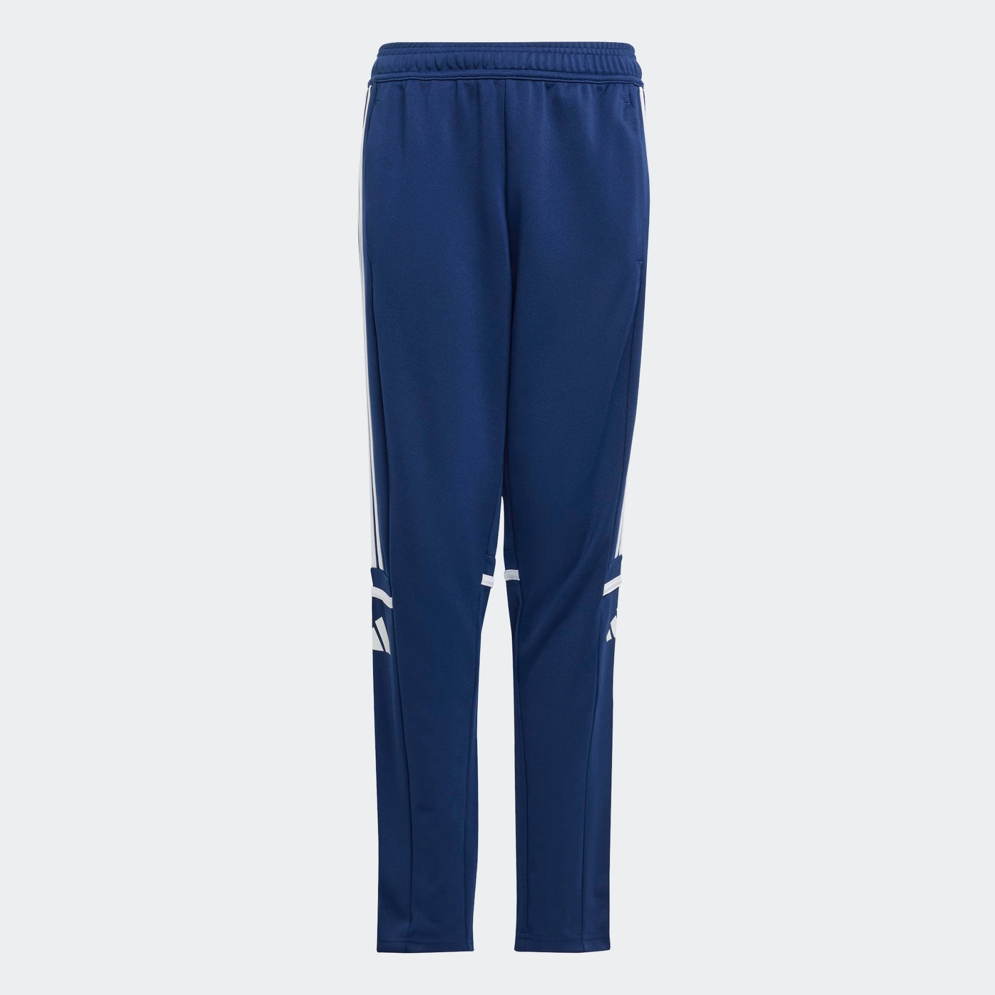 Pantalon - Adidas bleu marine en polyester recyclé avec détails blancs, style sportif pour garçon, vue de face.