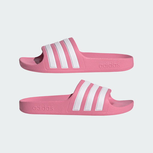 Sandales Adilette Aqua - Adidas rose avec 3 bandes blanches en EVA léger, style gougounnes, pour enfant, vue de profil droit et gauche.