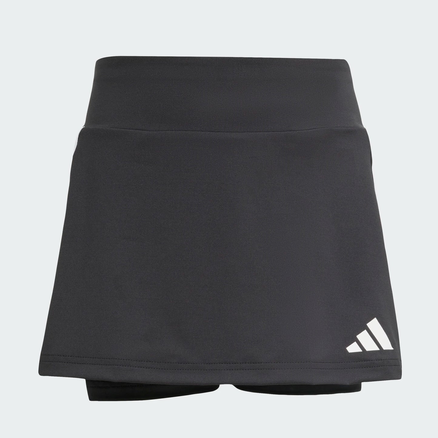 Jupe Short - Adidas noire en polyester recyclé et elasthanne, logo blanc, style sport pour fille, vue de face.