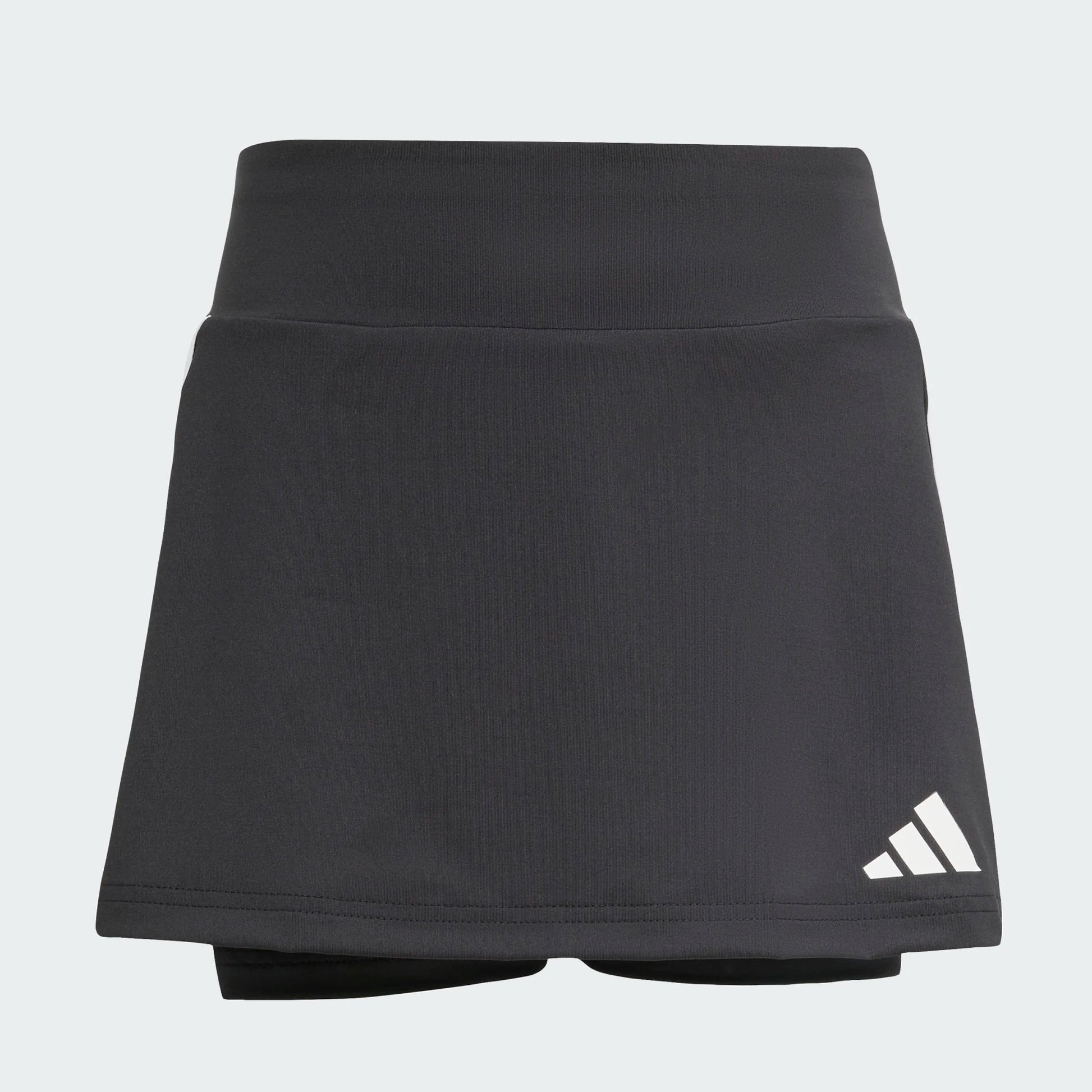 Jupe Short - Adidas noire en polyester recyclé et elasthanne, logo blanc, style sport pour fille, vue de face.
