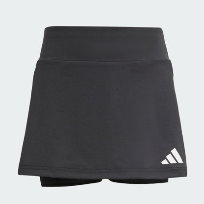 Jupe Short - Adidas noire en polyester recyclé et elasthanne, logo blanc, style sport pour fille, vue de face.