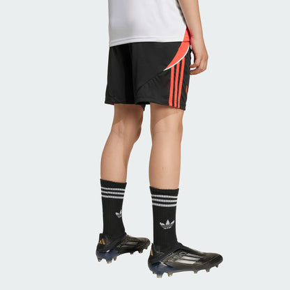Short MESSI - Adidas noir avec bandes rouges et mesh, polyester recyclé, pour garçon, vue de dos porté
