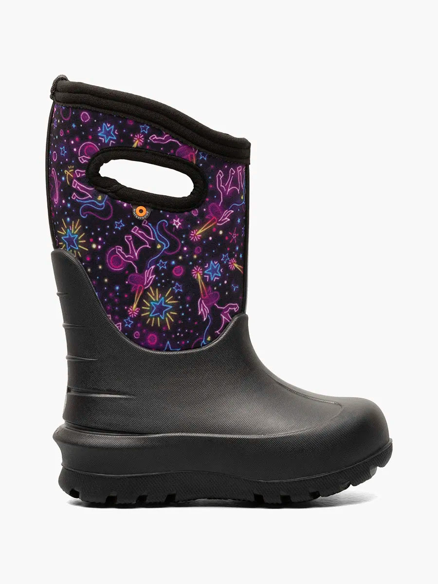 Bottes 3 saisons - Bogs noires avec tige à motifs licornes et étoiles colorées, isolées, vue de profil enfant