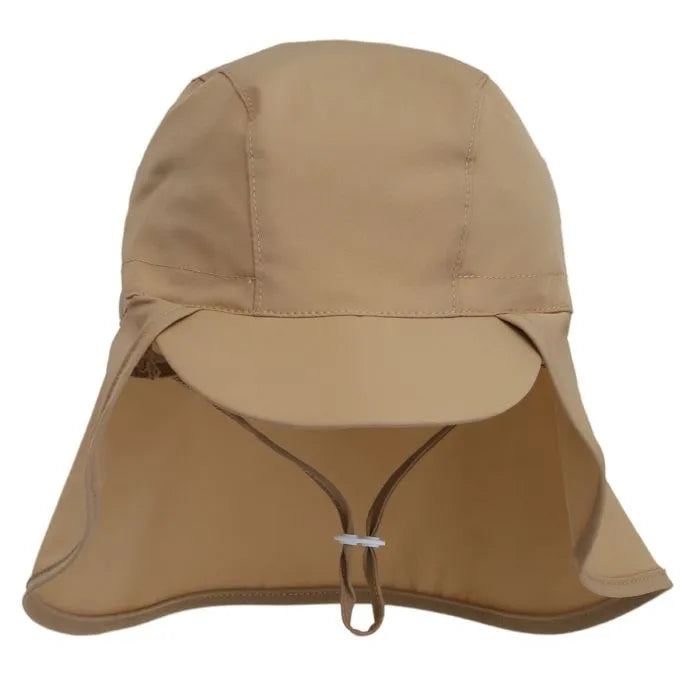 Chapeau U.V - Calikids beige avec protection nuque, cordon ajustable, matière nylon et spandex, pour garçon, vue de face.