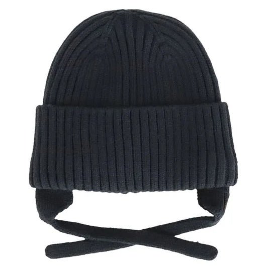Tuque d'hiver - Calikids en tricot côtelé noir avec rabat et attaches, pour enfant, vue de face.