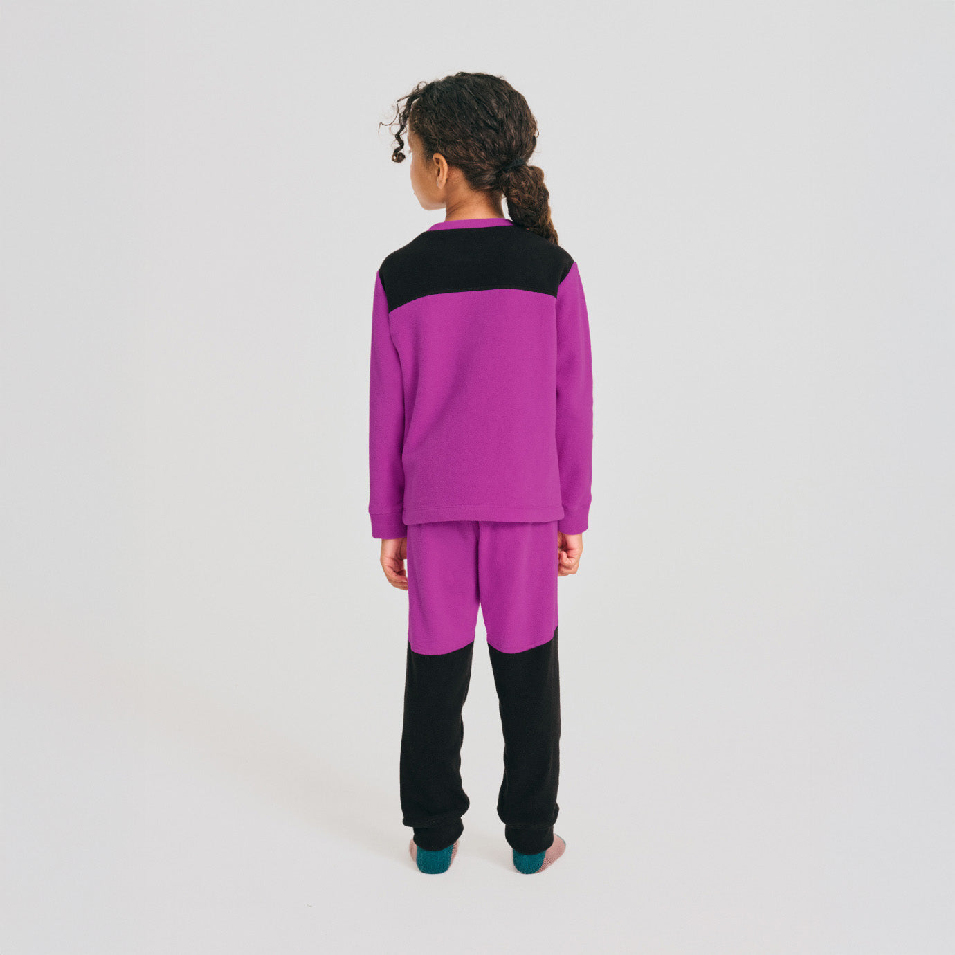 Ensemble Polar - Chlorophylle violet et noir en tissu polaire pour enfant, style décontracté, vue de dos.