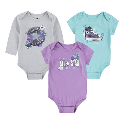 3 Pièces - Converse bodies gris, bleu turquoise et violet en coton, motifs All Star, pour fille, vue de face.