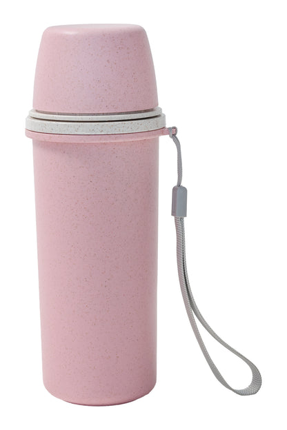 Bouteille D'eau - Day In Day Out rose en blé écologique avec bouchon blanc et lanière grise, vue de face.