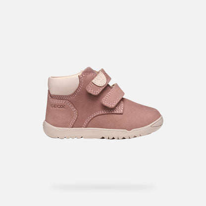 Chaussures Macchia - Geox enfant rose poussière avec fermetures velcro, matière cuir suédé, vue de profil droit