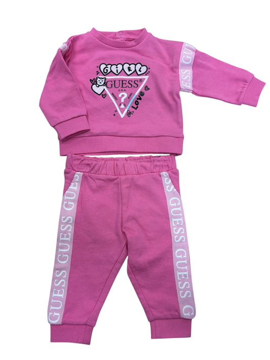 Ensemble - Guess rose en molleton avec logo et motifs noirs et blancs, style décontracté, pour fille, vue de face.
