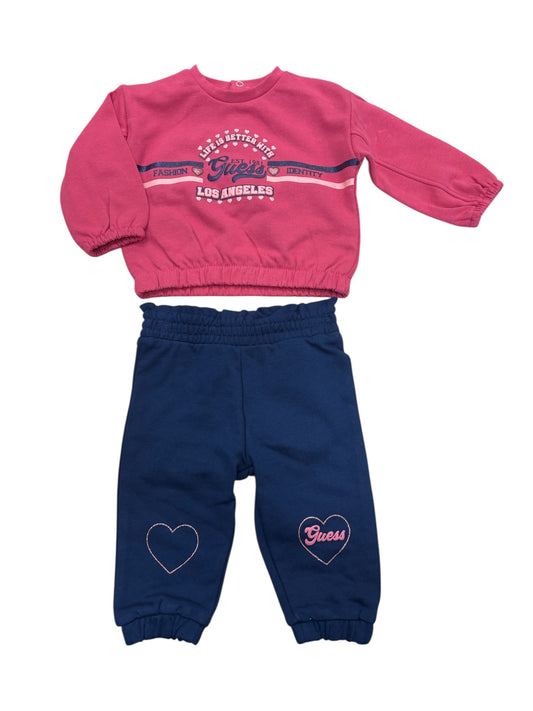 Ensemble - Guess fille sweat rose manches longues et pantalon bleu marine avec cœurs, coton, vue de face.