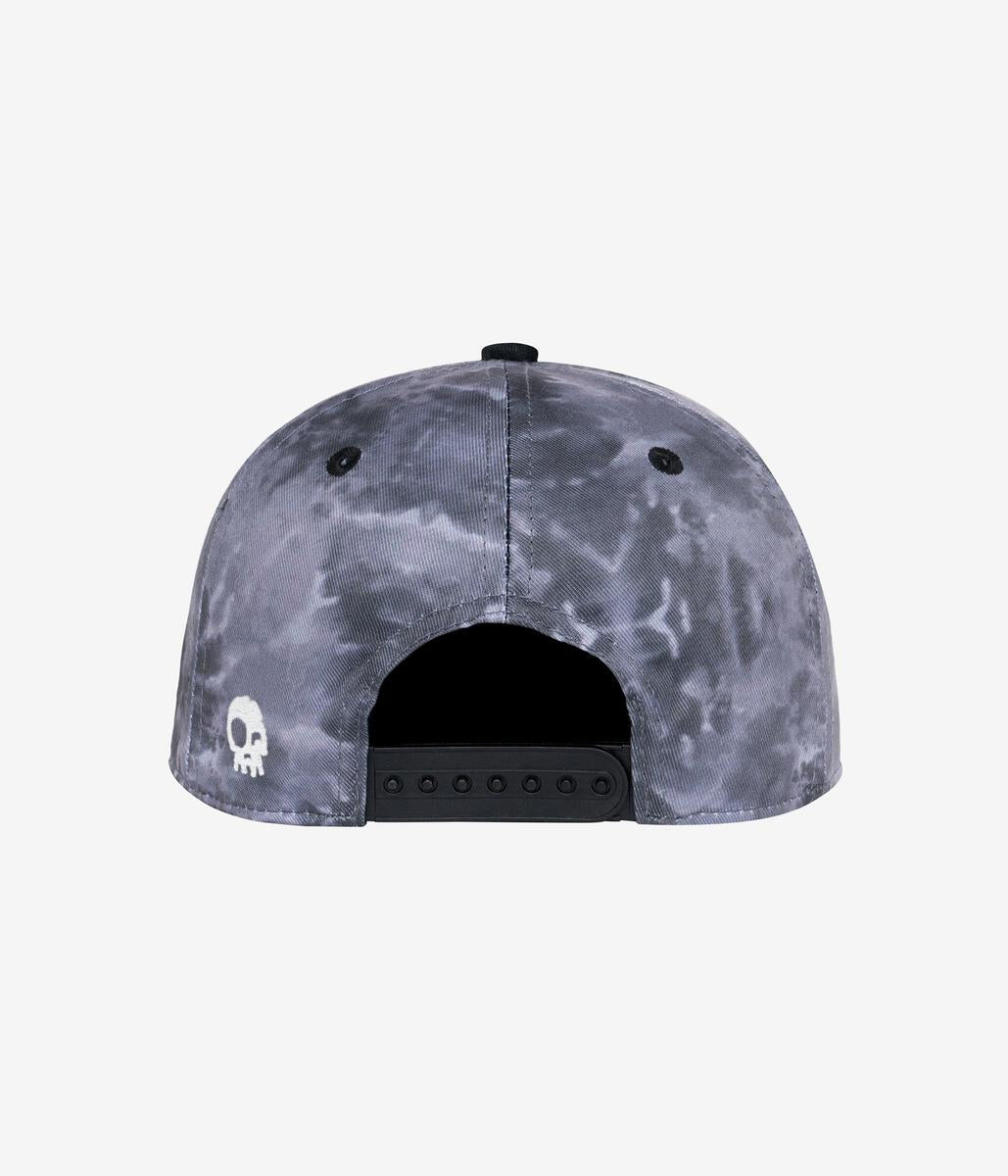 Casquette - Headster grise à motif nuageux avec fermeture réglable, détail tête de mort blanche, vue de dos enfant junior.