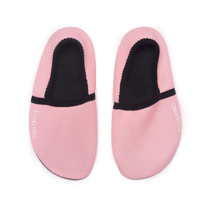 Souliers d'eau - Hopalo roses avec intérieur noir, semelles antidérapantes, style slip-on, vue de dessus, taille enfant.