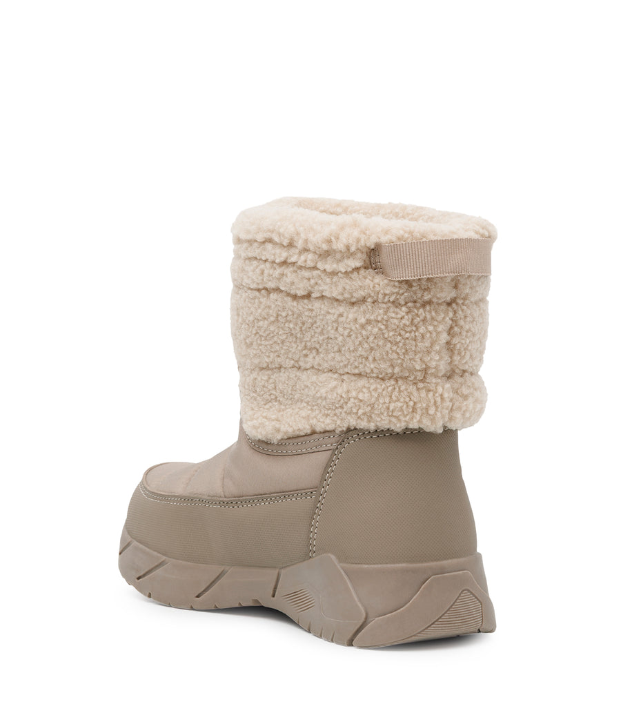 Bottes 3 Saisons Trailpuffs - Acton beige taupe en textile effet peluche avec semelle crantée, vue de trois quarts