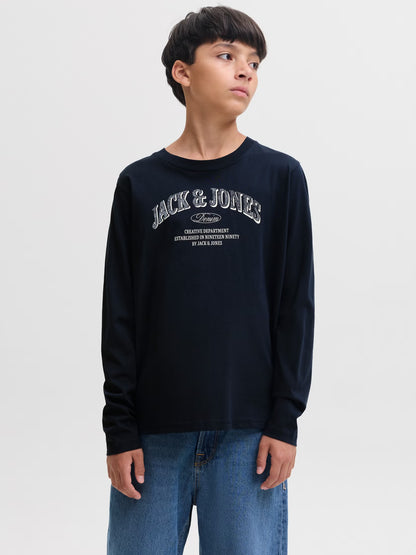 Chandail - Jack & Jones noir avec logo blanc imprimé sur le devant, en coton, pour adolescent, porté de face sur mannequin.