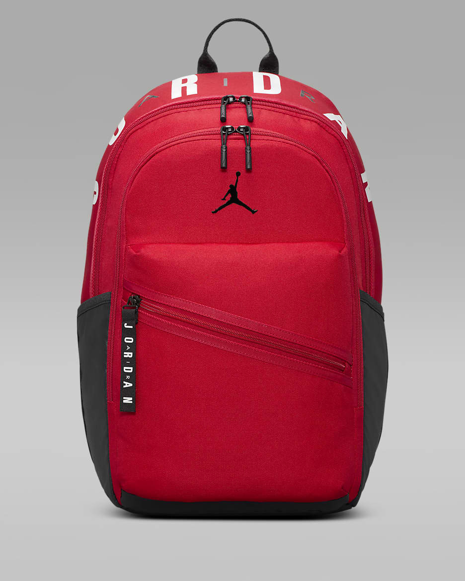 Sac à dos - Jordan rouge et noir avec logo Jumpman noir, poches zippées, pour enfant, vue de face.