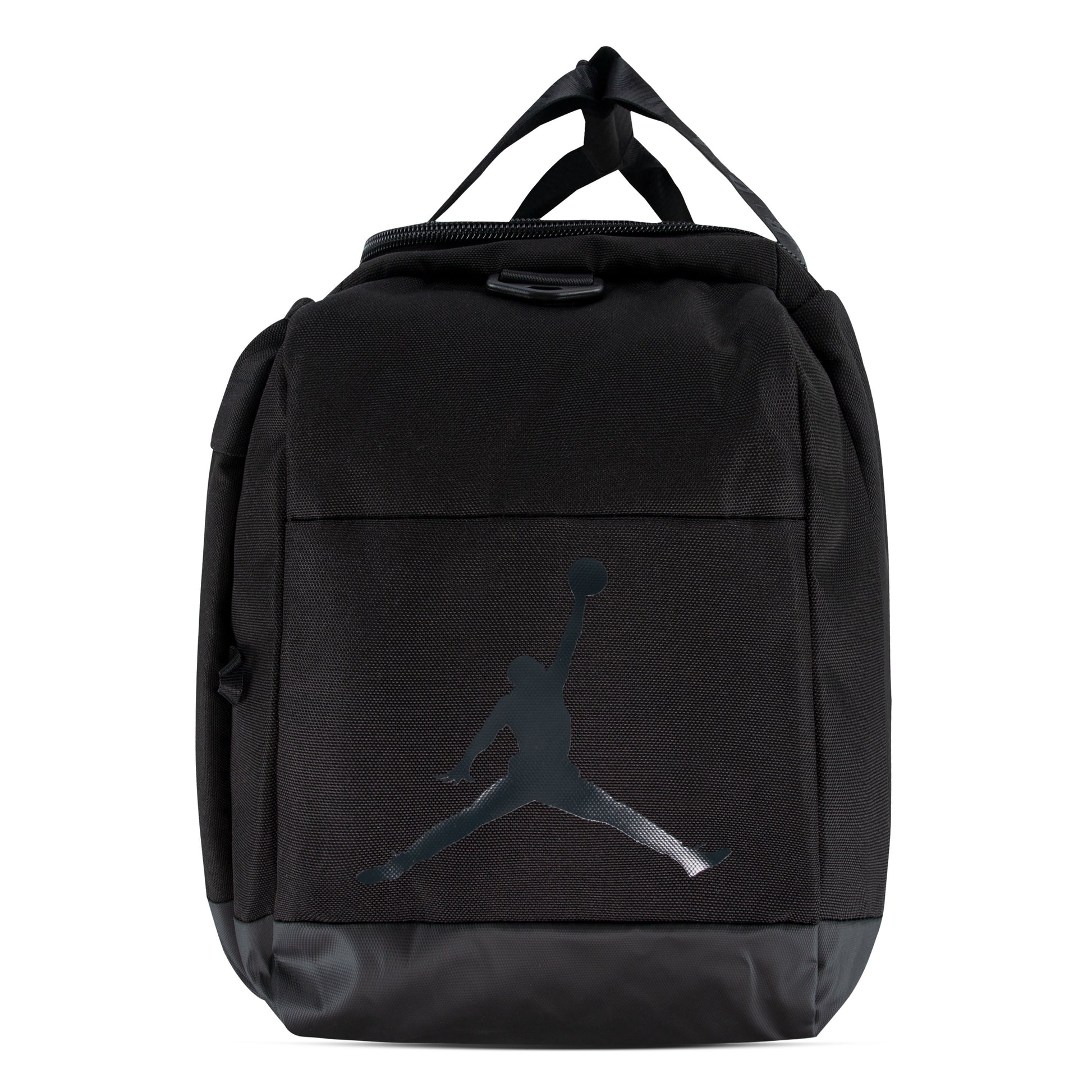 Sac sport - Jordan noir avec logo gris foncé, grande poche avant, tissu synthétique résistant, vue de face.