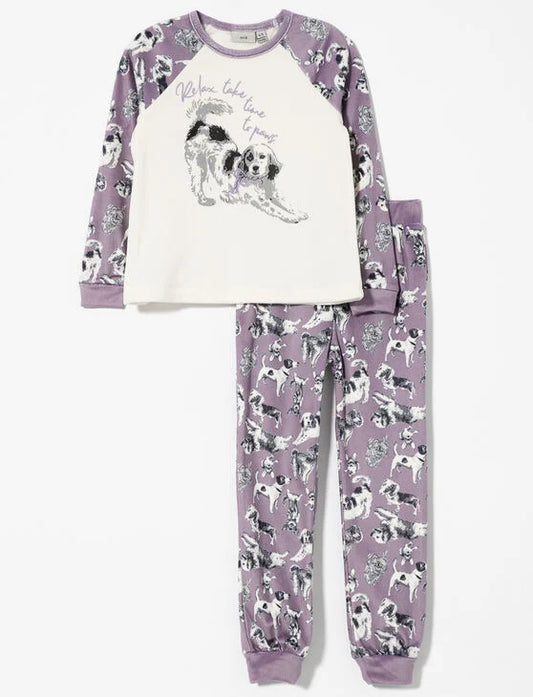 Pyjama - M.I.D. fille violet et blanc avec motifs chiens noirs et blancs, manches longues, col rond, vue de face posé.