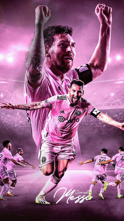 Serviette microfibre - Messi rose et blanc avec illustration de joueur en action, style sport, vue de face.