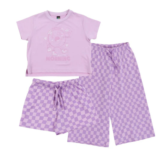 Pyjama 3 mcx - Nanö en Yummy violet avec tee-shirt imprimé, pantalon et short à motifs carrés, image galerie 1.
