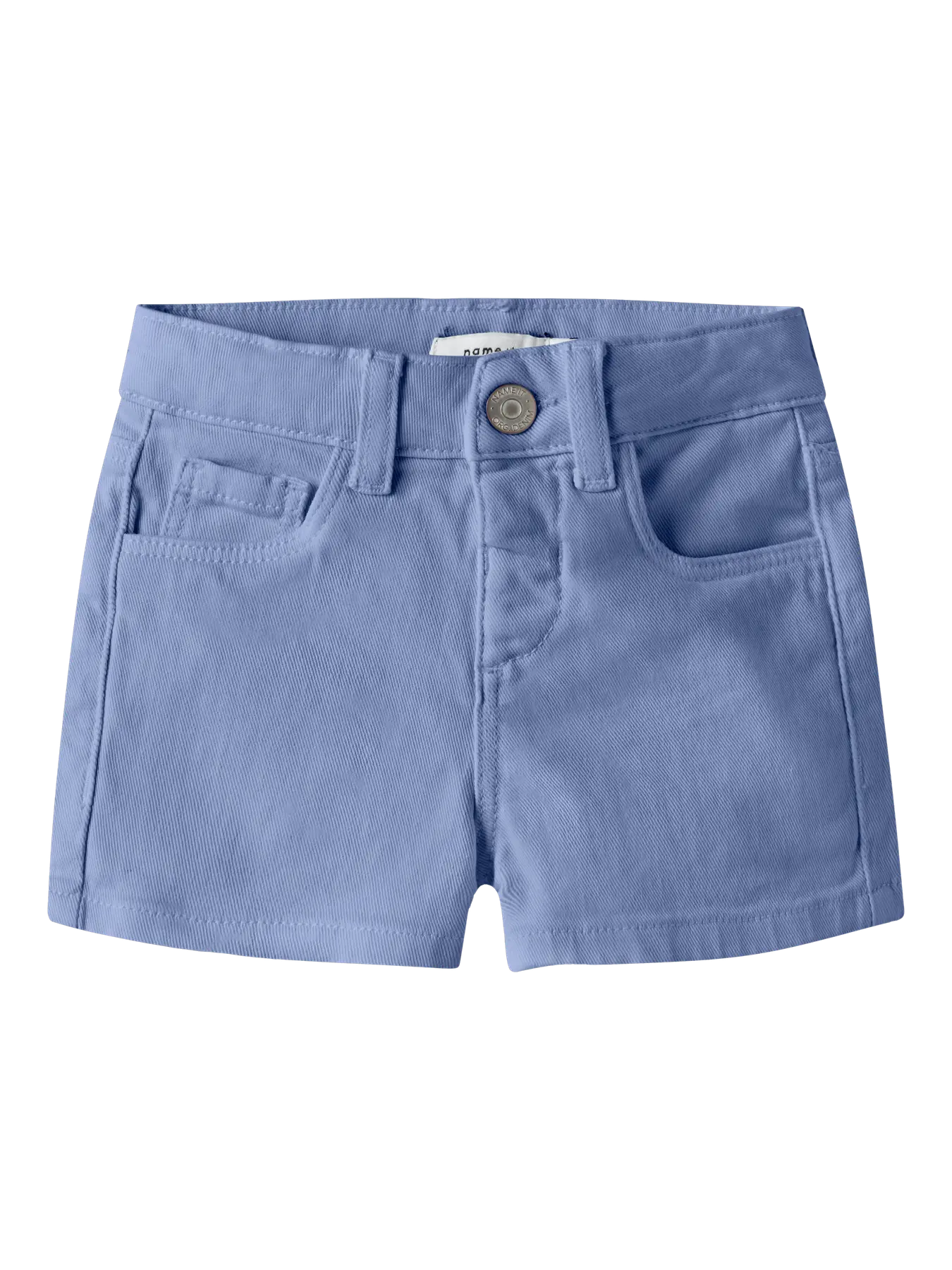 Short - Name It short bleu clair en coton pour enfant, vue de face avec poches avant et bouton métallique.