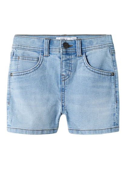 Short - Name It short en jean bleu clair pour enfant, vue de face, style décontracté, matière en denim.