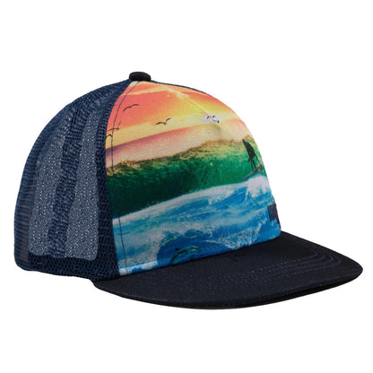 Casquette - Nanö bleu marine avec panneaux en maille, imprimé vague et coucher de soleil, visière droite, pour garçon, vue de profil.