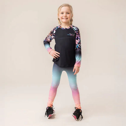 T-shirt Manches Longues Active-toi - Nanö noir avec manches fleuries multicolores, jersey, pour fille, vue de face porté