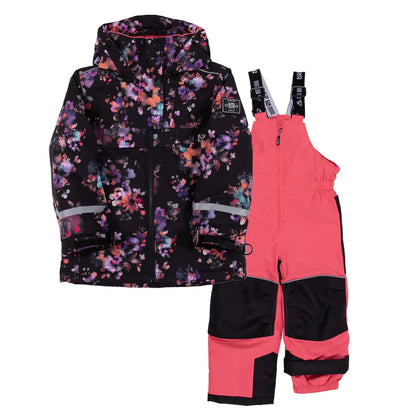 Habit de neige - Nanö ensemble fille veste noire à fleurs violettes et corail, pantalon corail avec renforts noirs, vue de face.