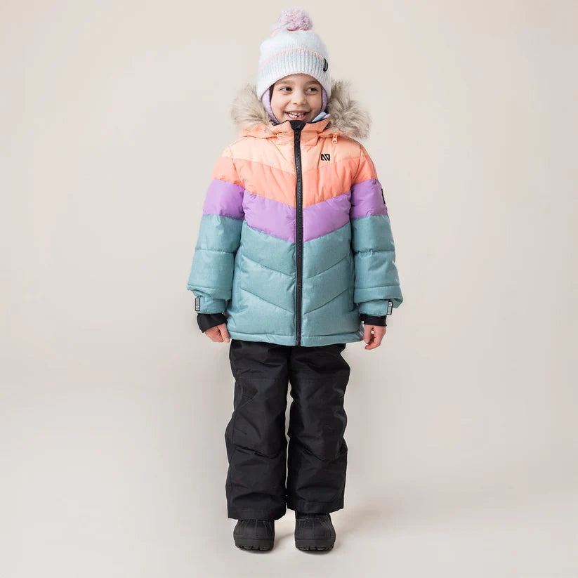 Habit de neige - Nanö multicolore orange violet turquoise pour fille, capuche à fourrure, pantalon noir, vue de face porté sur mannequin enfant.
