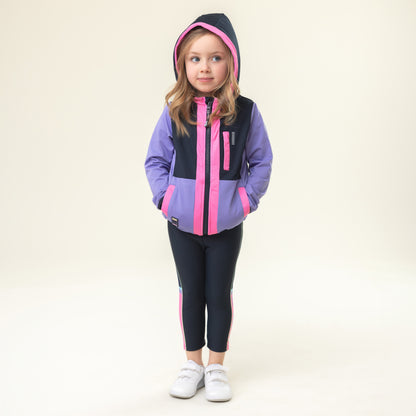 Legging 3/4 - Nanö bleu marine avec bandes roses latérales, tissu stretch, pour fille, porté sur mannequin vue de face