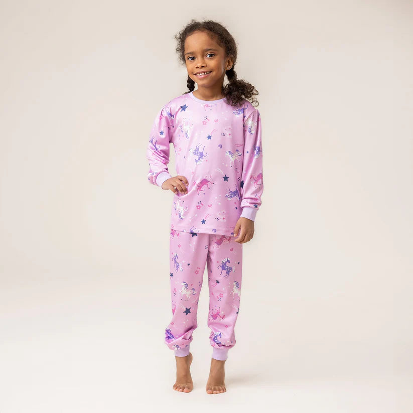 Pyjama - Nanö rose imprimé étoiles et licornes, manches et pantalons longs côtelés, pour fille, porté debout de face.