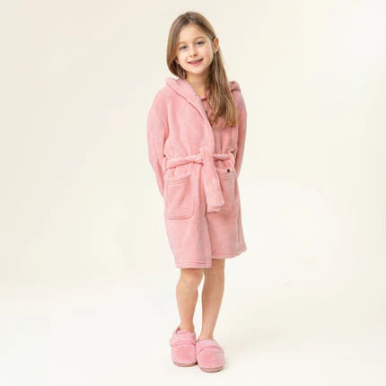 Robe de chambre - Nanö rose uni en tricot doux avec capuchon et ceinture, manches longues, pour fille, vue de face, portée sur mannequin.