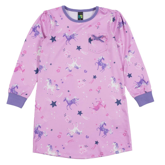 Robe de nuit - Nanö rose à motif licornes blanches et violettes, manches longues, poche décorative, pour fille, vue de face.