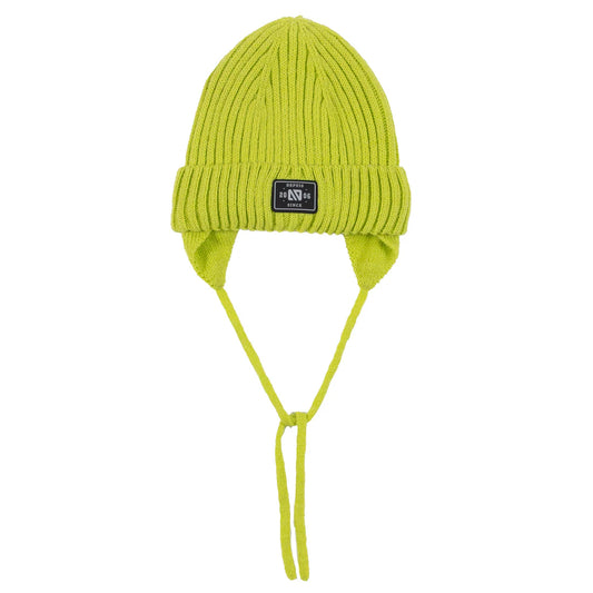 Tuque d'hiver - Nanö en tricot côtelé vert lime avec protège-oreilles et cordons, vue de face, pour enfant.
