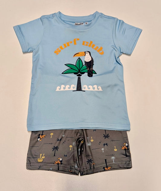 Pyjama - Northcoast bleu ciel avec imprimé toucan orange et vert, short gris à motifs tropicaux, pour enfant, vue de face.