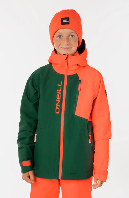 Manteau d'hiver - O'neill bicolore vert foncé et orange, coupe garçon, capuchon fixe, vue de face porté sur mannequin enfant.