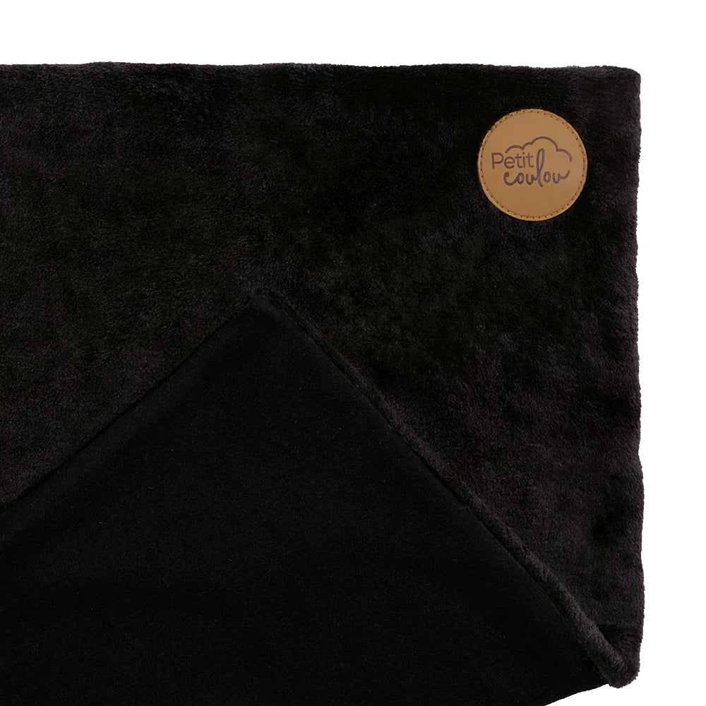 Doudou pour siège d'auto bébé en Minky - Petit Coulou noir doublure douce polyester vue gros plan détail