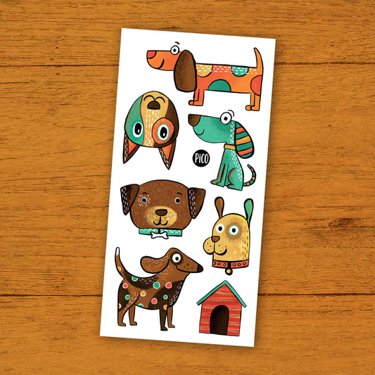 Feuille de tatouages temporaires Pico Tatoo - Les chiens coquins avec dessins colorés orange, vert et marron, vue de face.