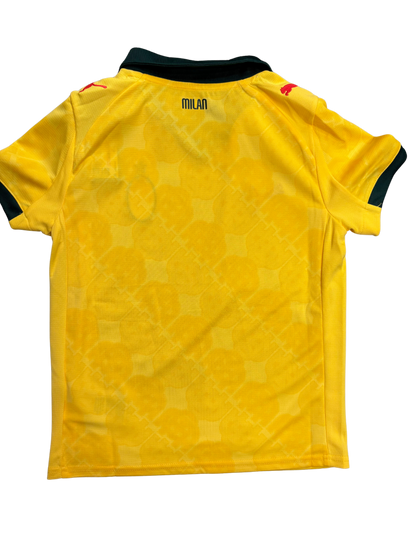 Jersey AC Milan - Puma jaune avec motifs géométriques ton sur ton, col et manches noires, pour garçon, vue de dos.